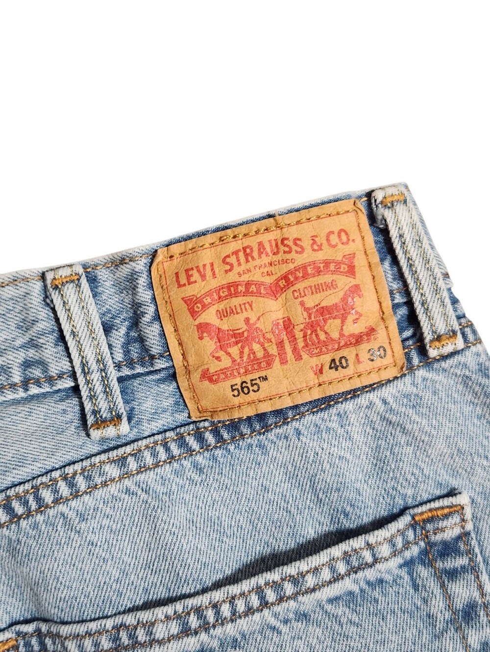 Levi's 565 Blue Jeans Mens 40x30 Light Wash Straight Leg Denim Zip Fly - Picture 11 of 11